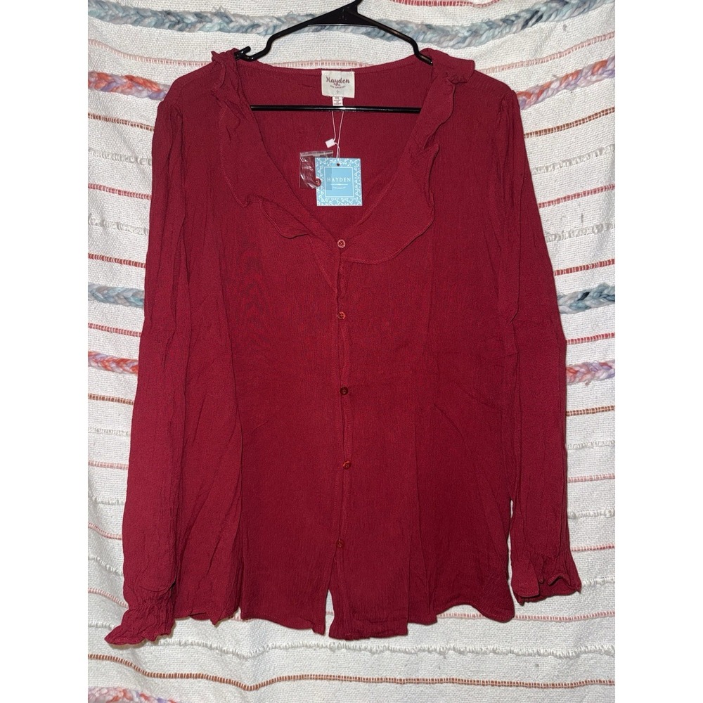 Hayden brand women's red blouse, a ruffled v-neckline and button-down Front 1XL